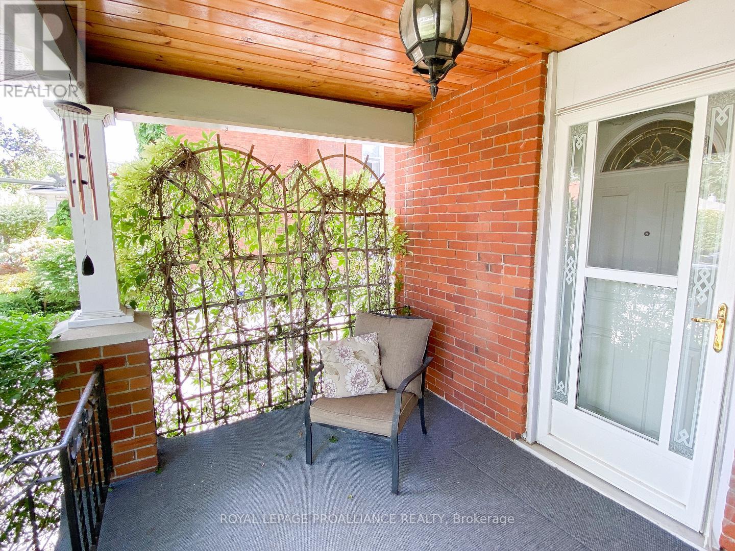 306 BLEECKER AVE