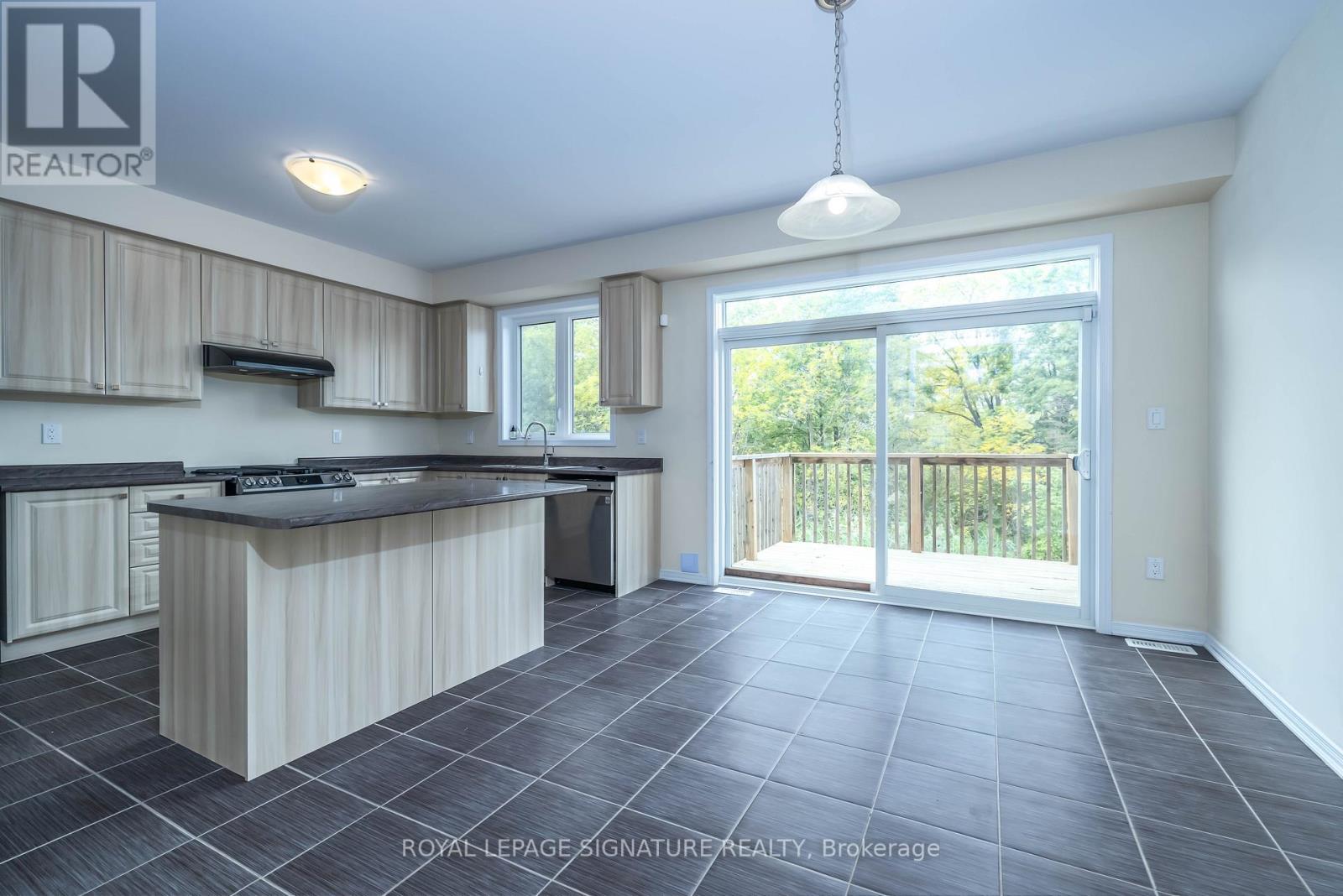 11 FLEMING CRES