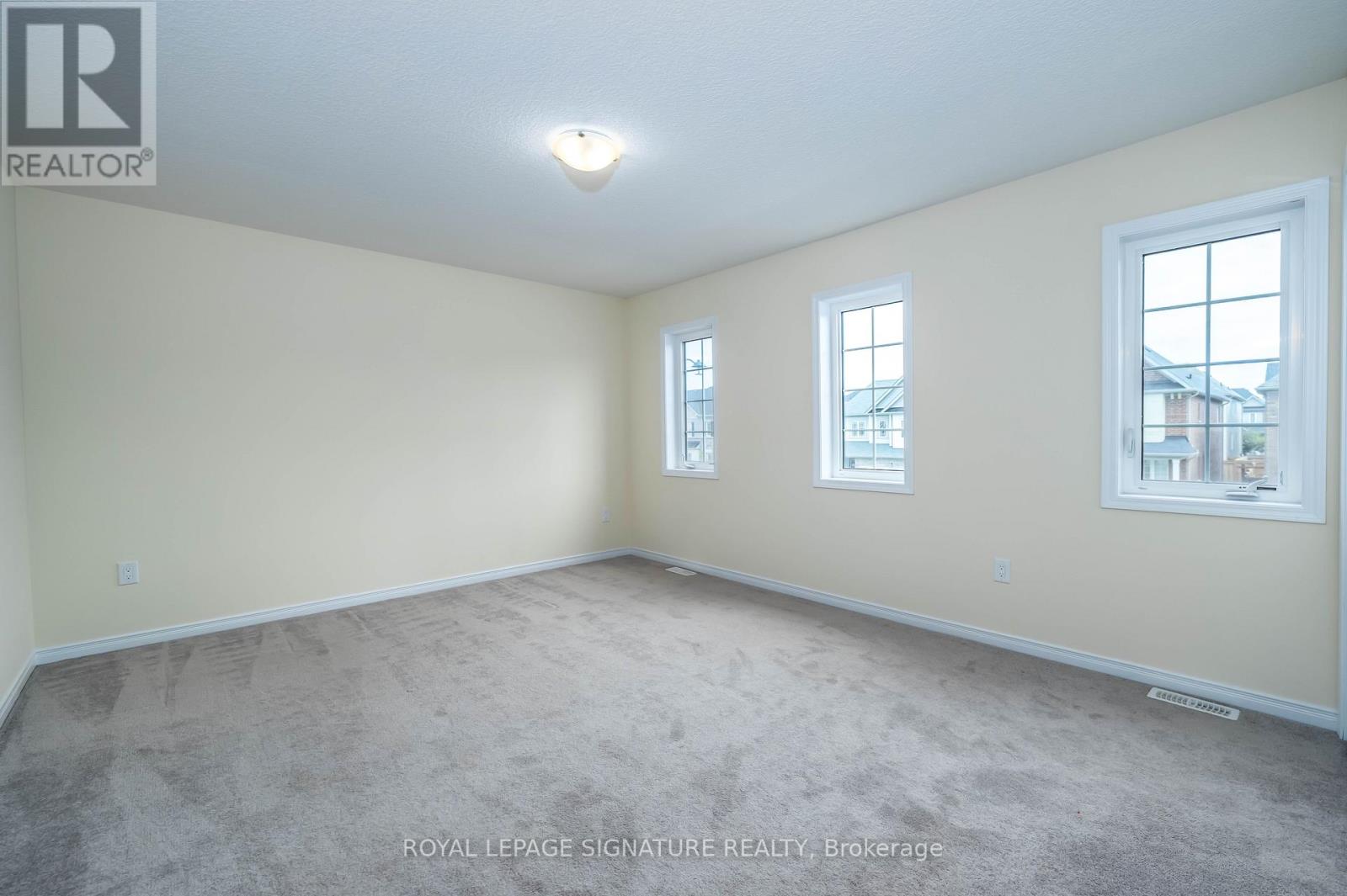 11 FLEMING CRES