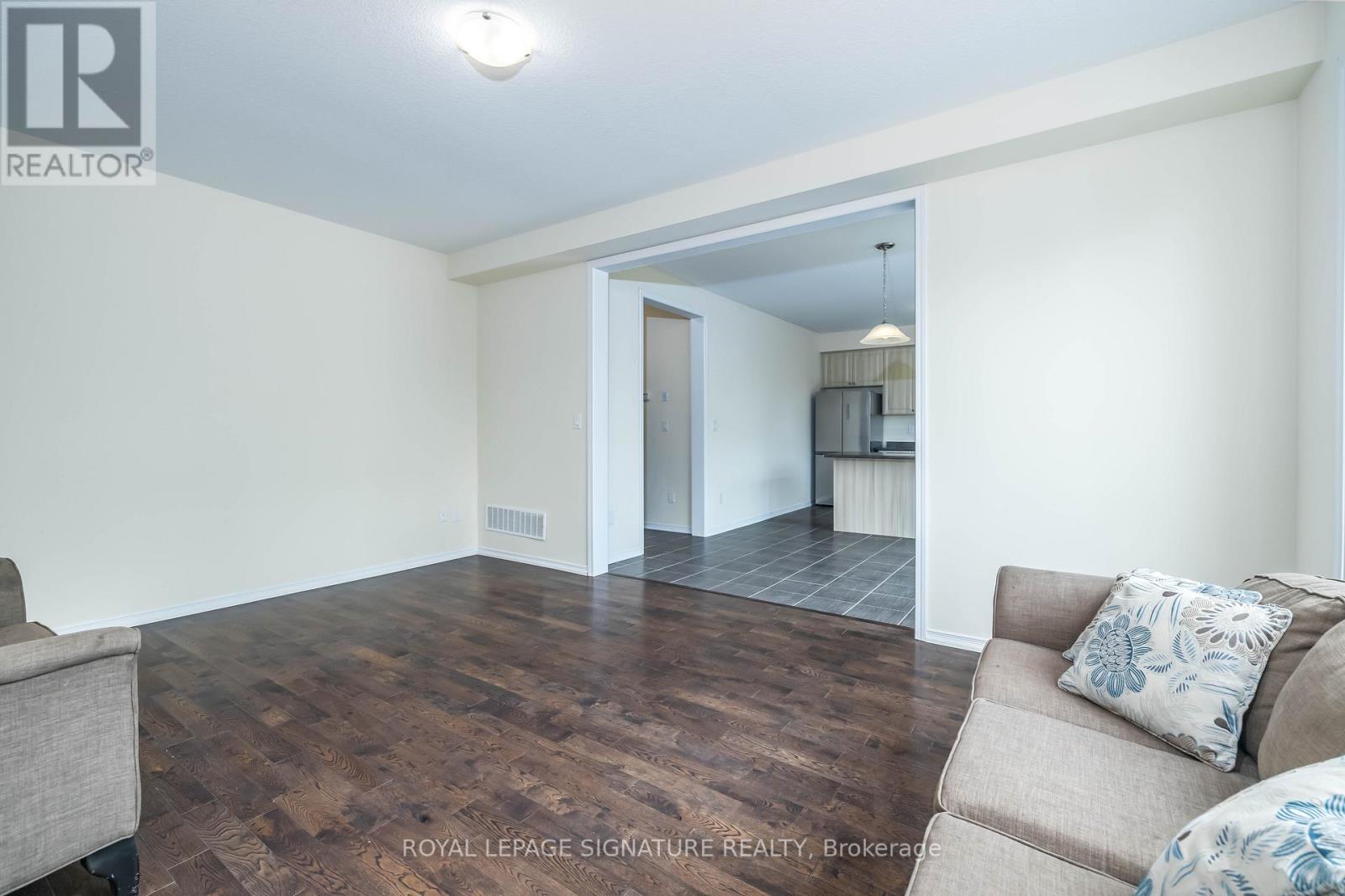 11 FLEMING CRES