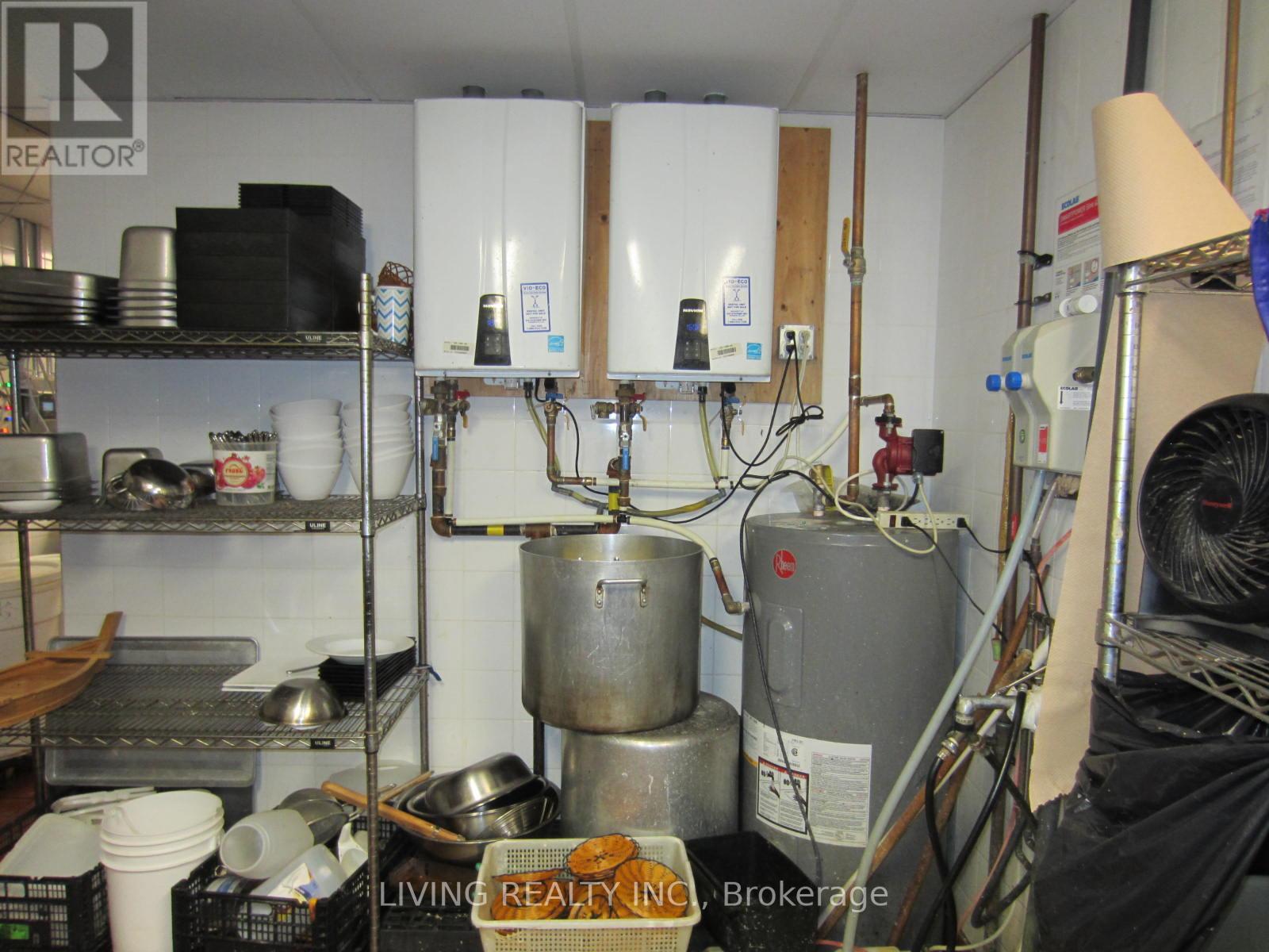 #D4 & D5 -50 WESTMOUNT RD N, #D4 & D5