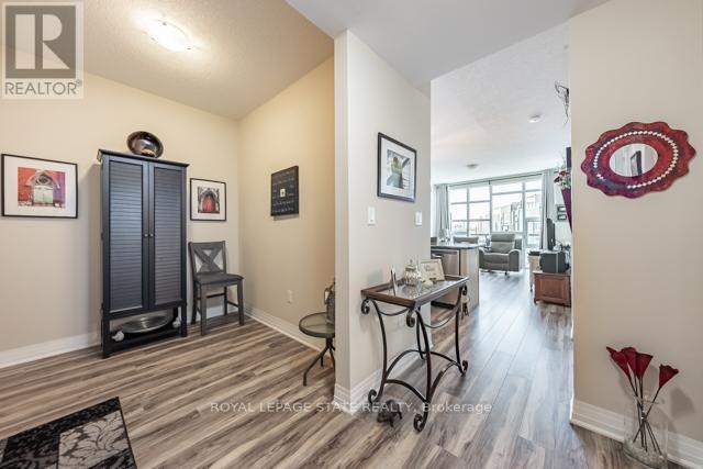 #205 -10 CONCORD PL, #205