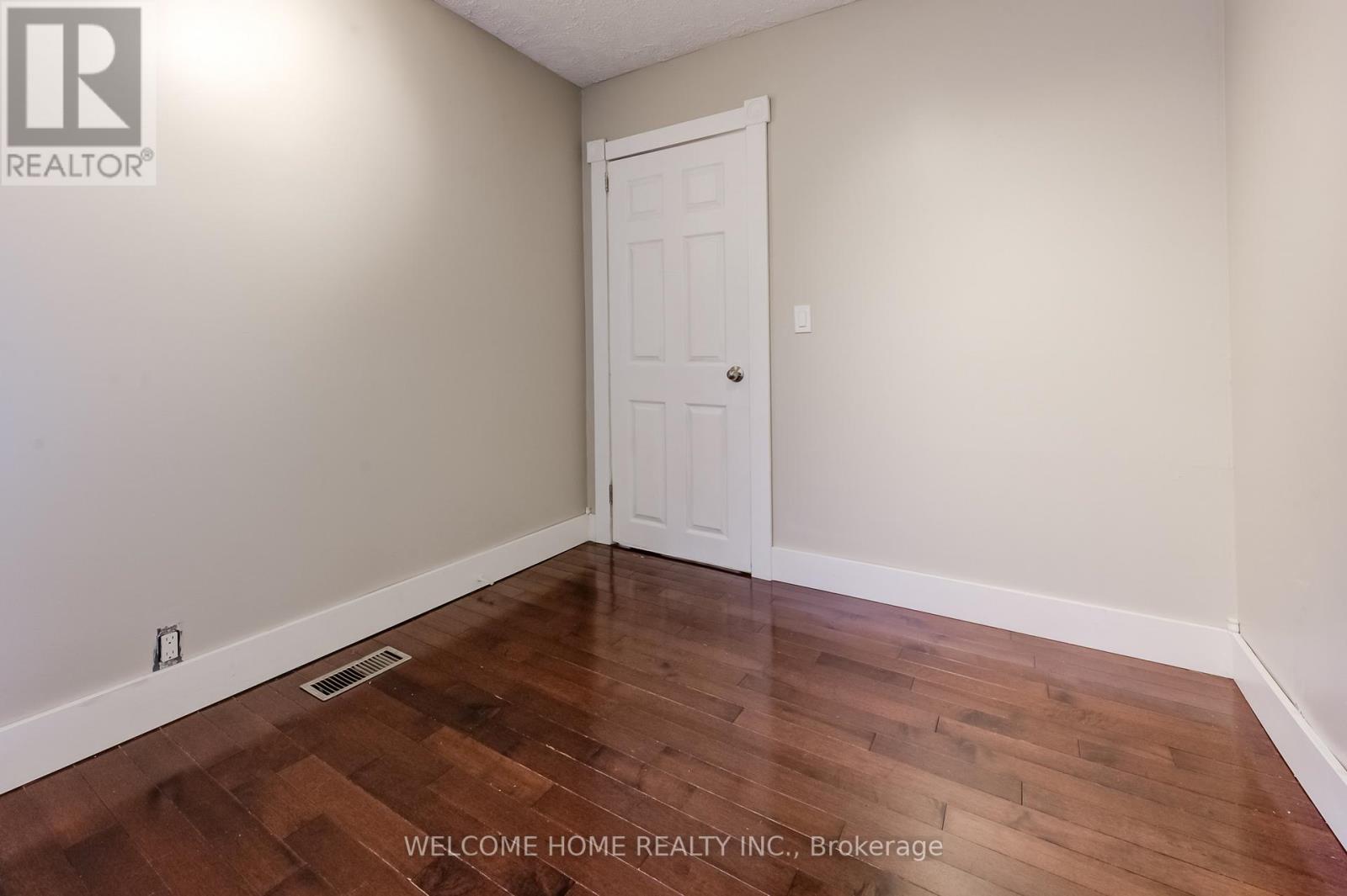 169 BROCK ST W