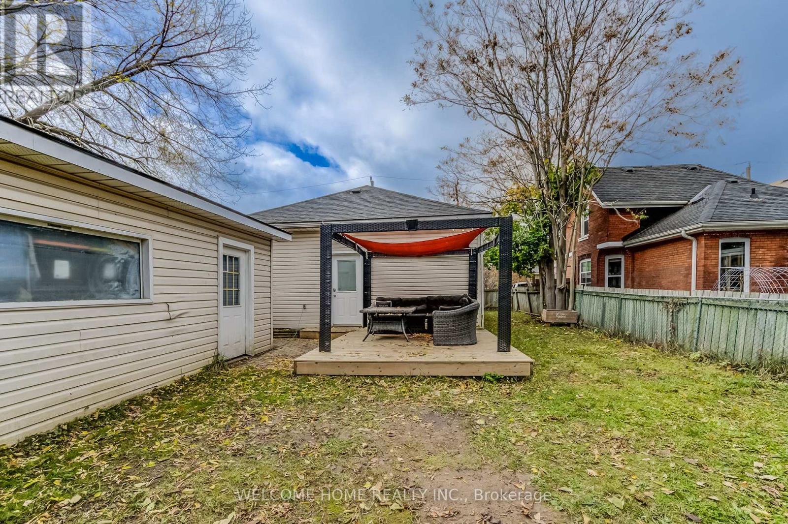 169 BROCK ST W