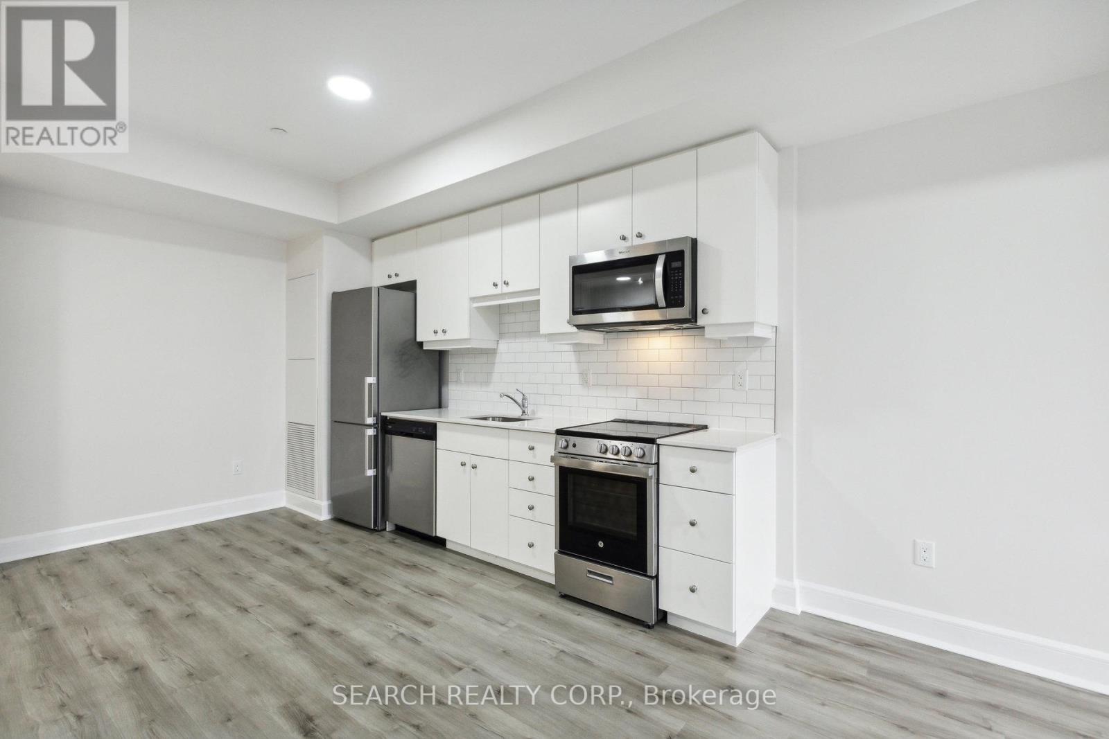 #608 -243 NORTHFIELD DR E