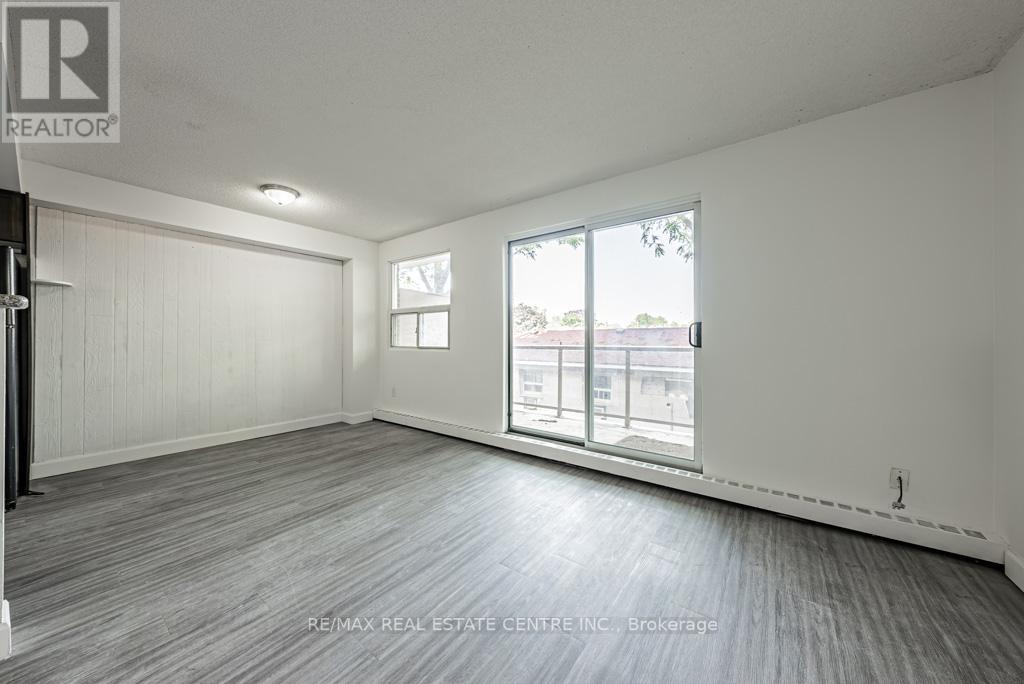 #204 -793 COLBORNE ST, #204