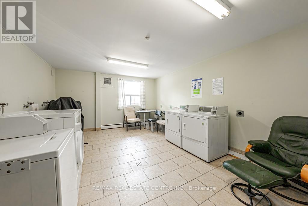 #204 -793 COLBORNE ST, #204