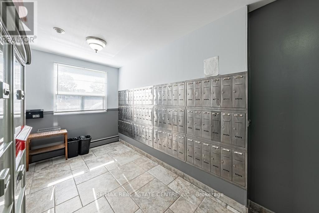 #204 -793 COLBORNE ST, #204