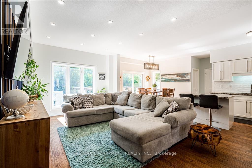 700 ROBERT FERRIE DR