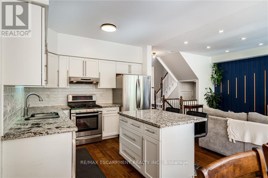 700 ROBERT FERRIE DR