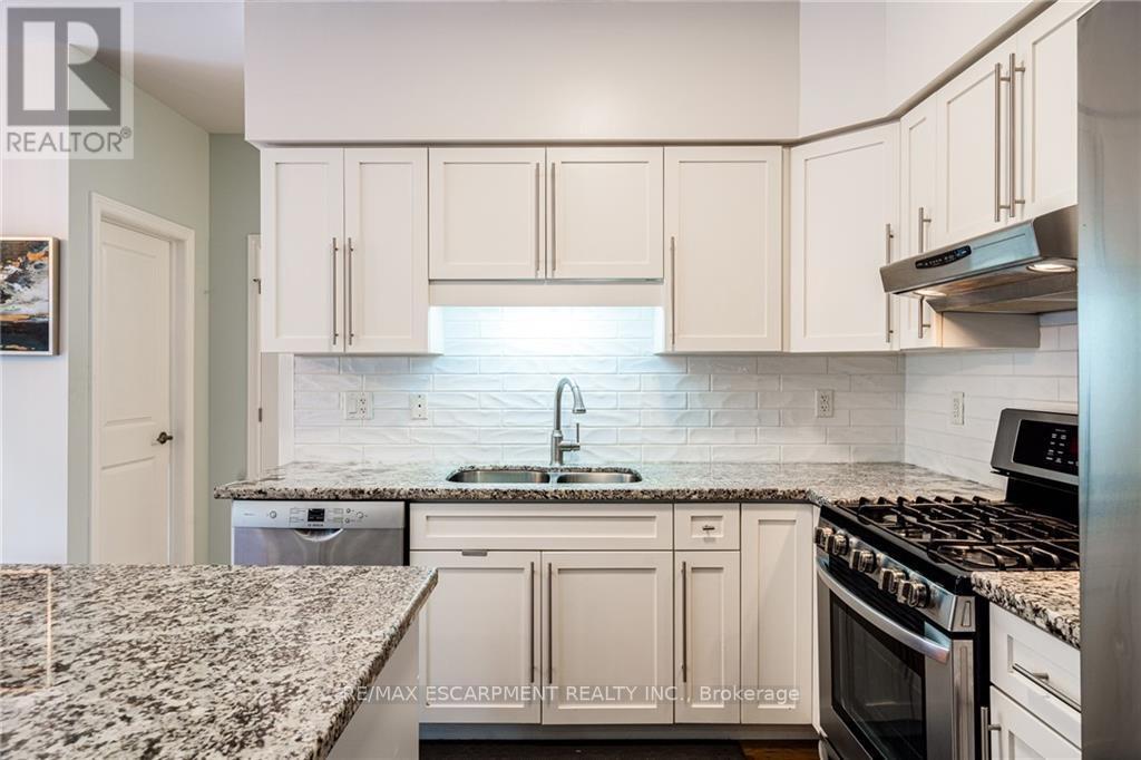 700 ROBERT FERRIE DR