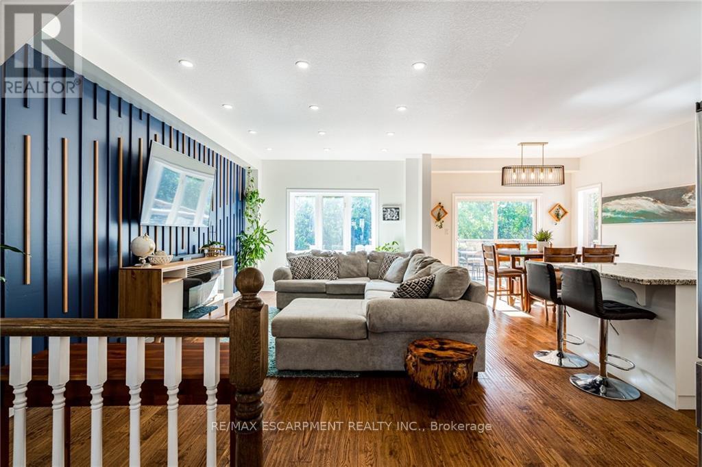700 ROBERT FERRIE DR