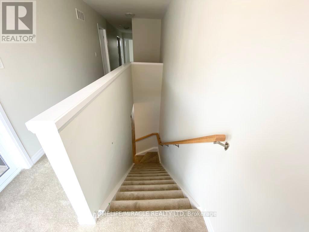 #132 -25 ISHERWOOD AVE, #132