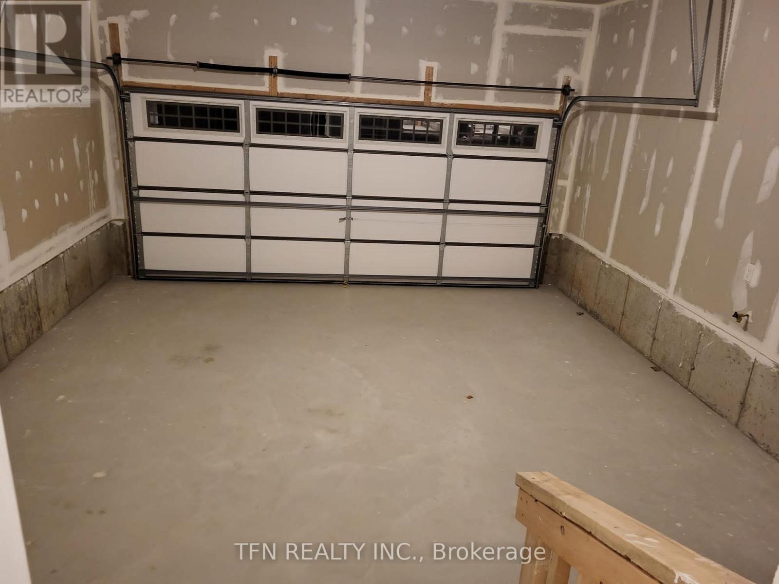 19 TOOKER DR