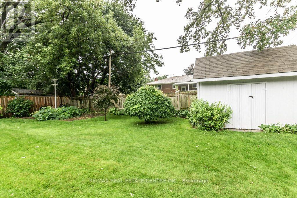 9 ALEXANDER AVE