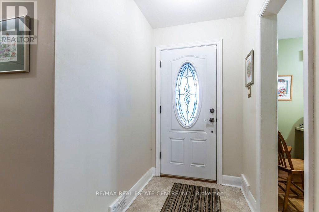 9 ALEXANDER AVE