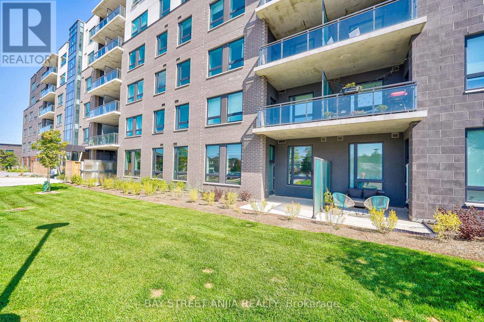 #105 -26 LOWES RD W, #105