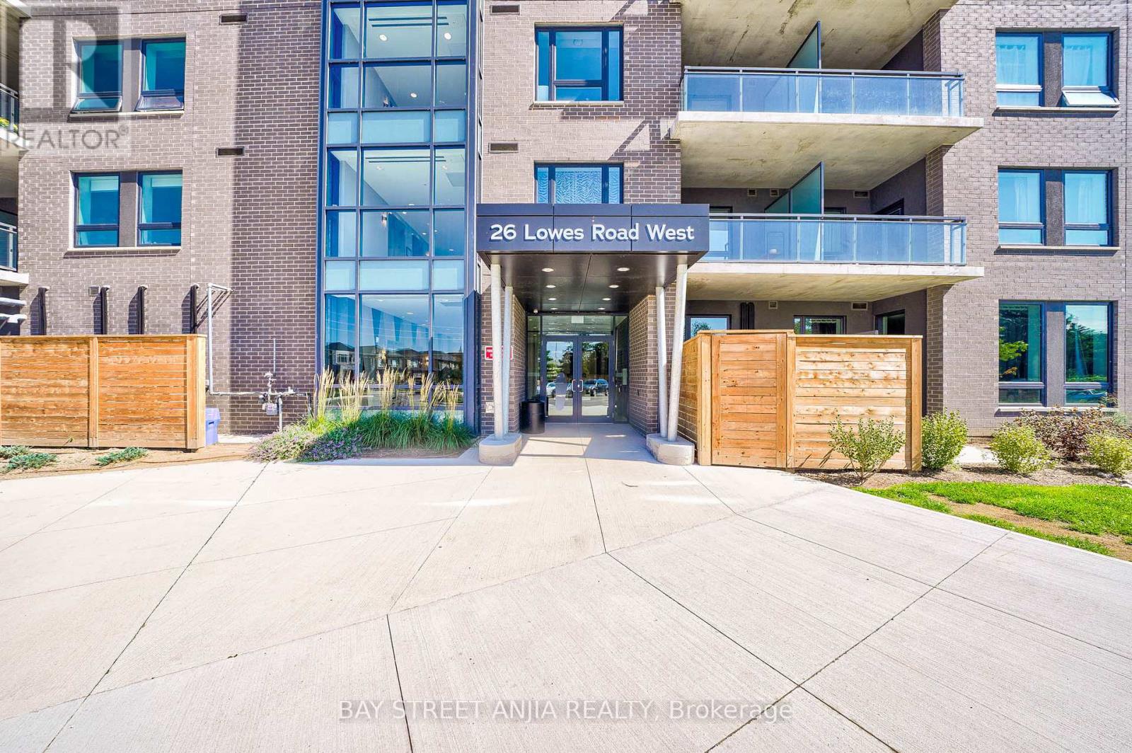 #105 -26 LOWES RD W, #105