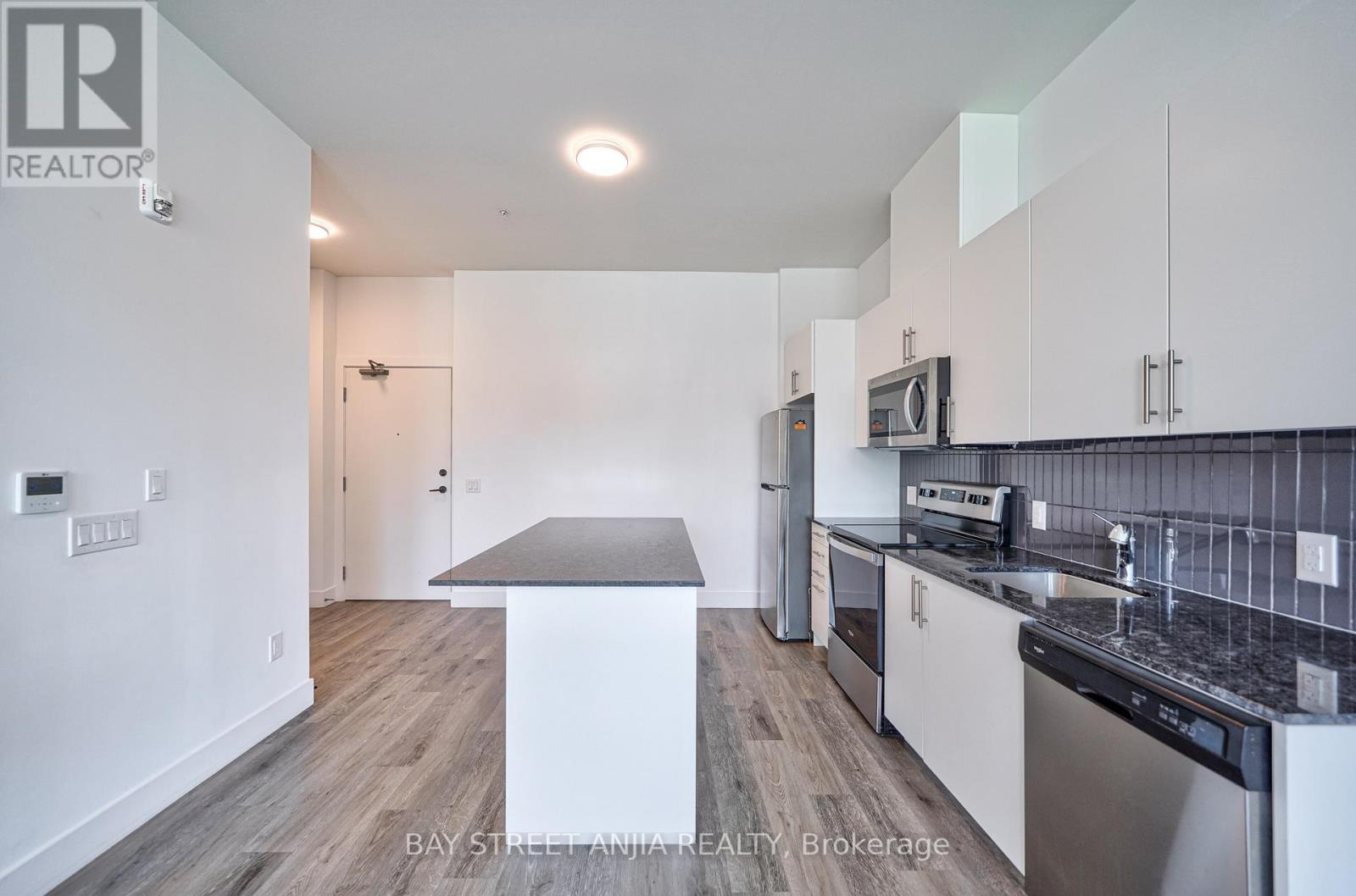 #105 -26 LOWES RD W, #105