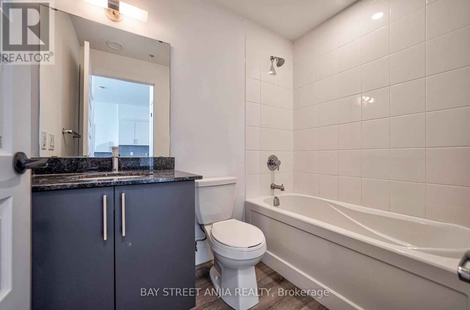 #105 -26 LOWES RD W, #105