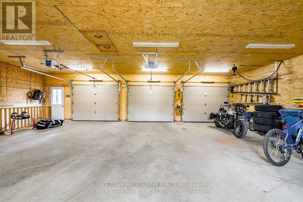 7 RUSTLEWOOD AVE