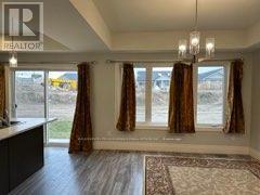 82 CAMPBELL CRES E