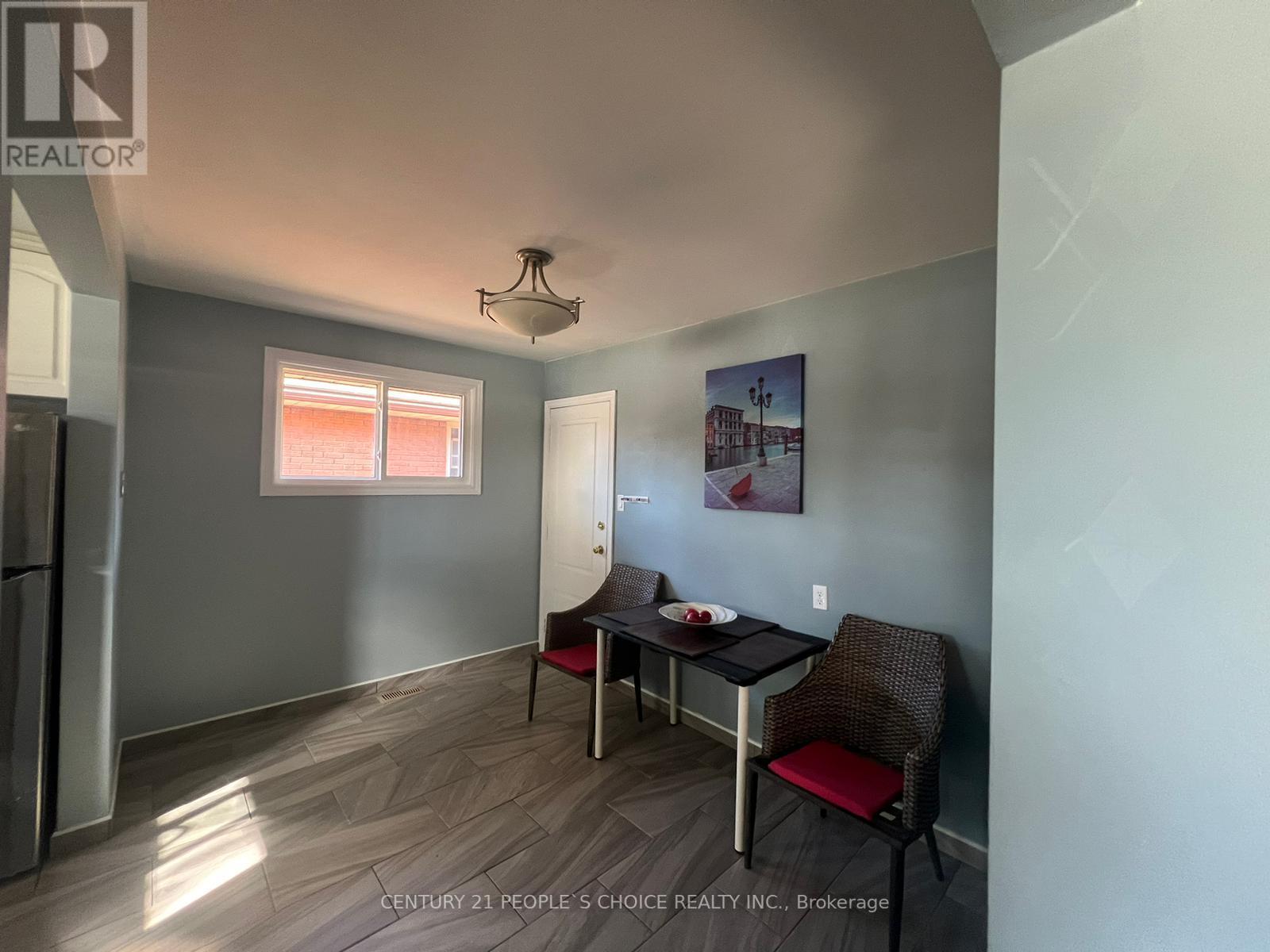 331 VICTORIA RD N