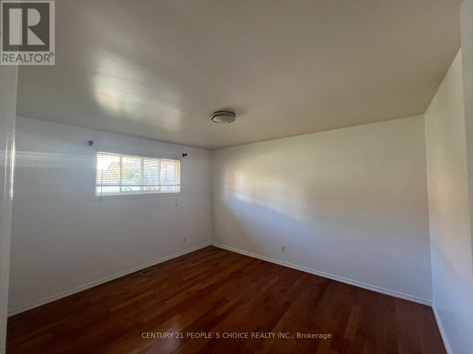 331 VICTORIA RD N