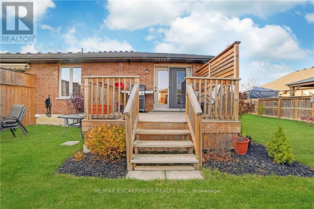 58 MACNEIL CRT