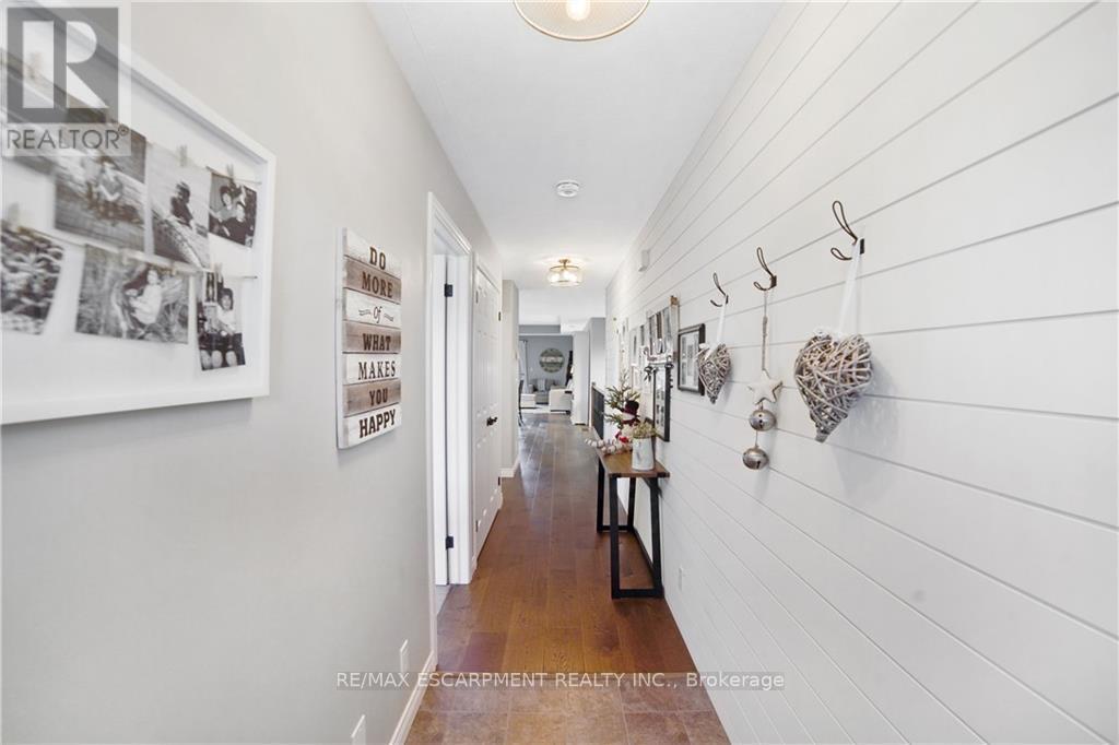 58 MACNEIL CRT