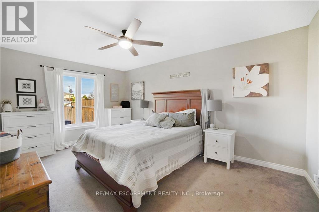 58 MACNEIL CRT