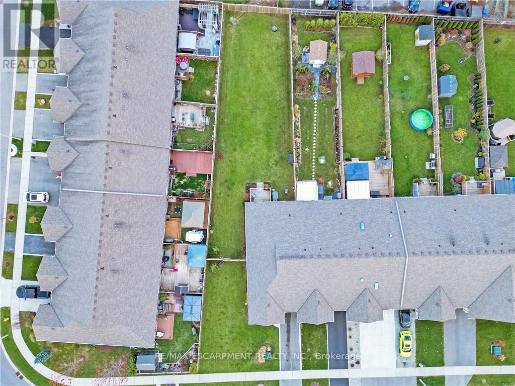 58 MACNEIL CRT