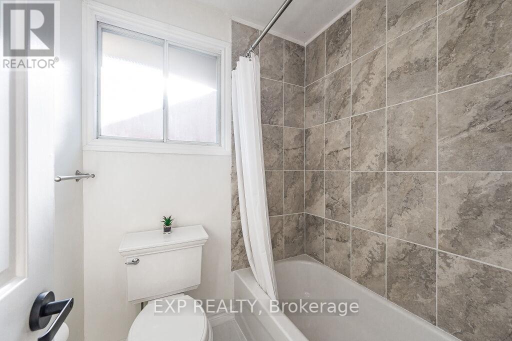 317 HIAWATHA DR