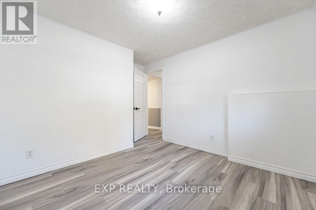 317 HIAWATHA DR