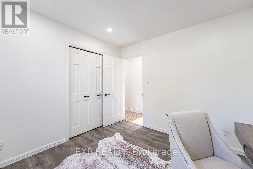 317 HIAWATHA DR