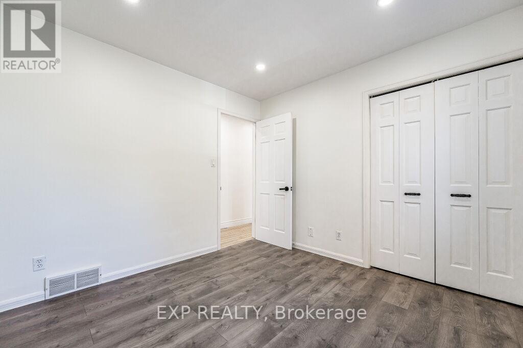 317 HIAWATHA DR