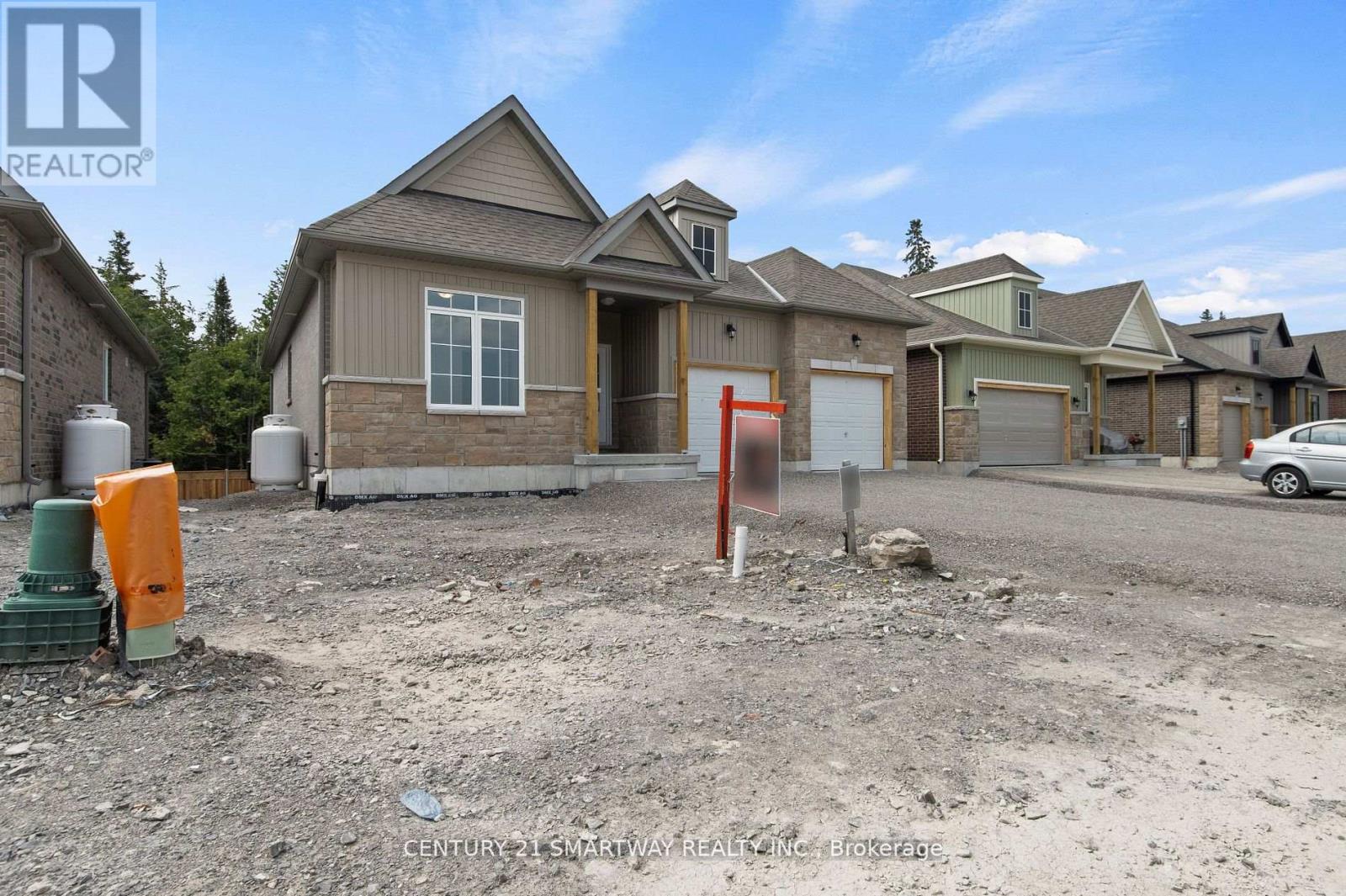 29 HILLCROFT WAY