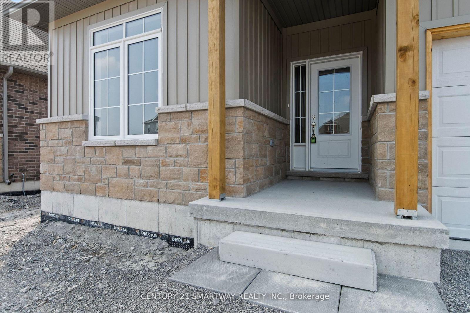 29 HILLCROFT WAY