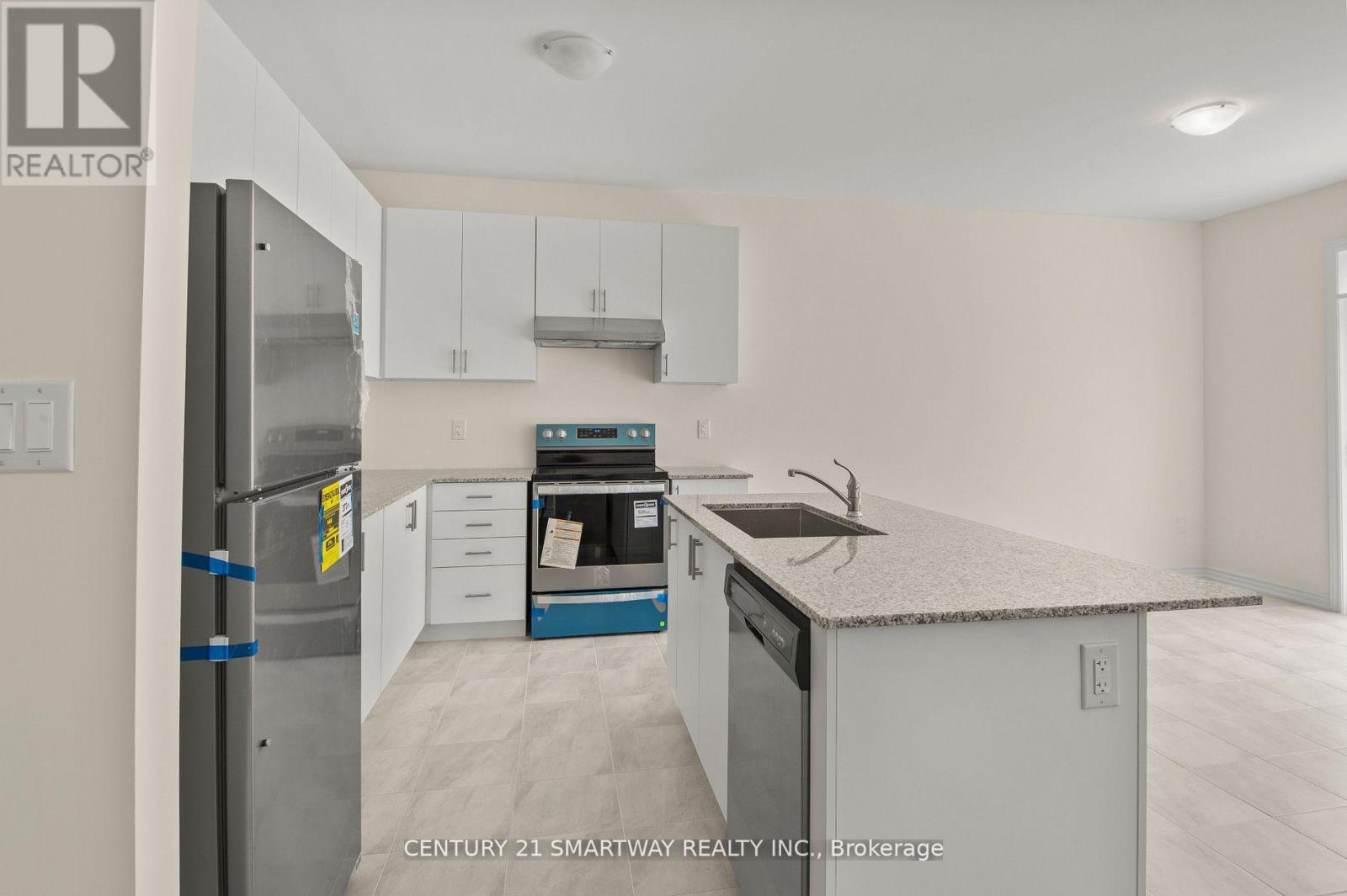 29 HILLCROFT WAY