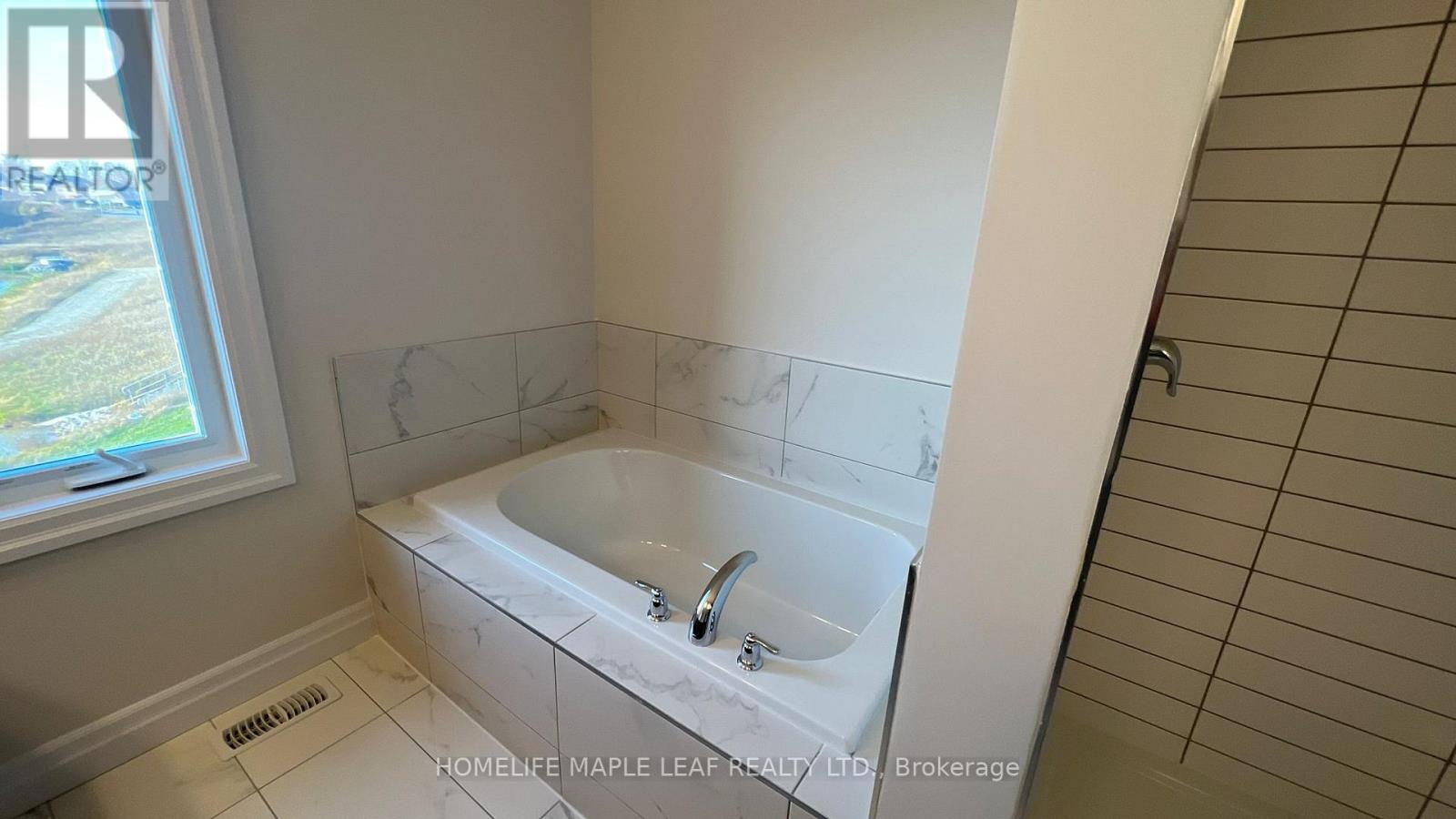 #11 -32 FAITH ST, #11