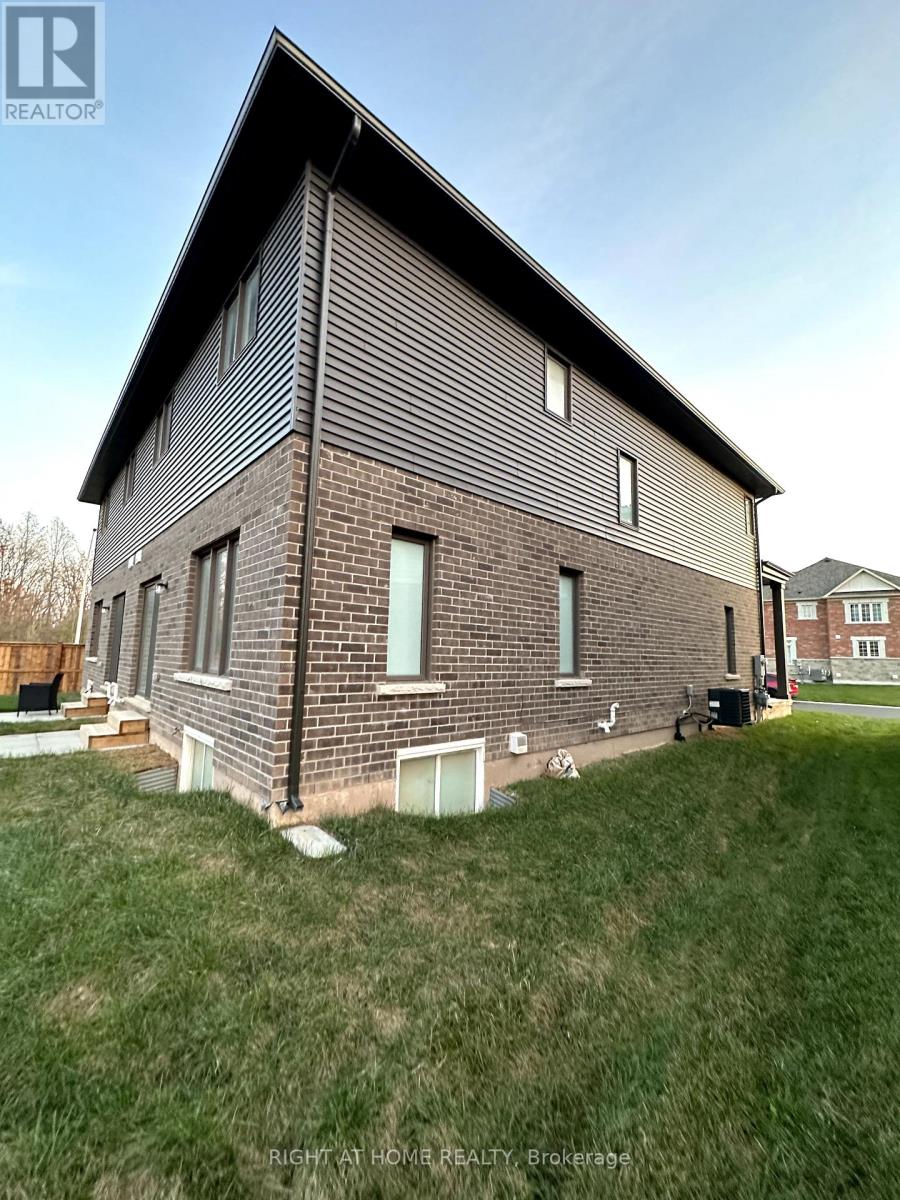 4237 SHUTTLEWORTH DR DR N