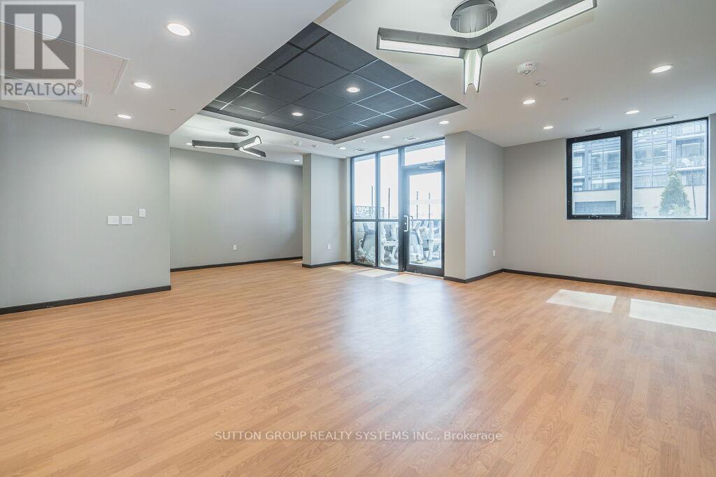 #404 -108 GARMENT ST