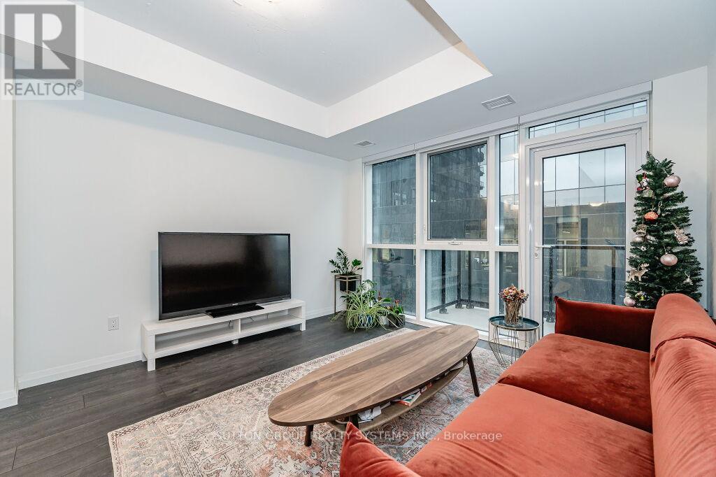 #404 -108 GARMENT ST