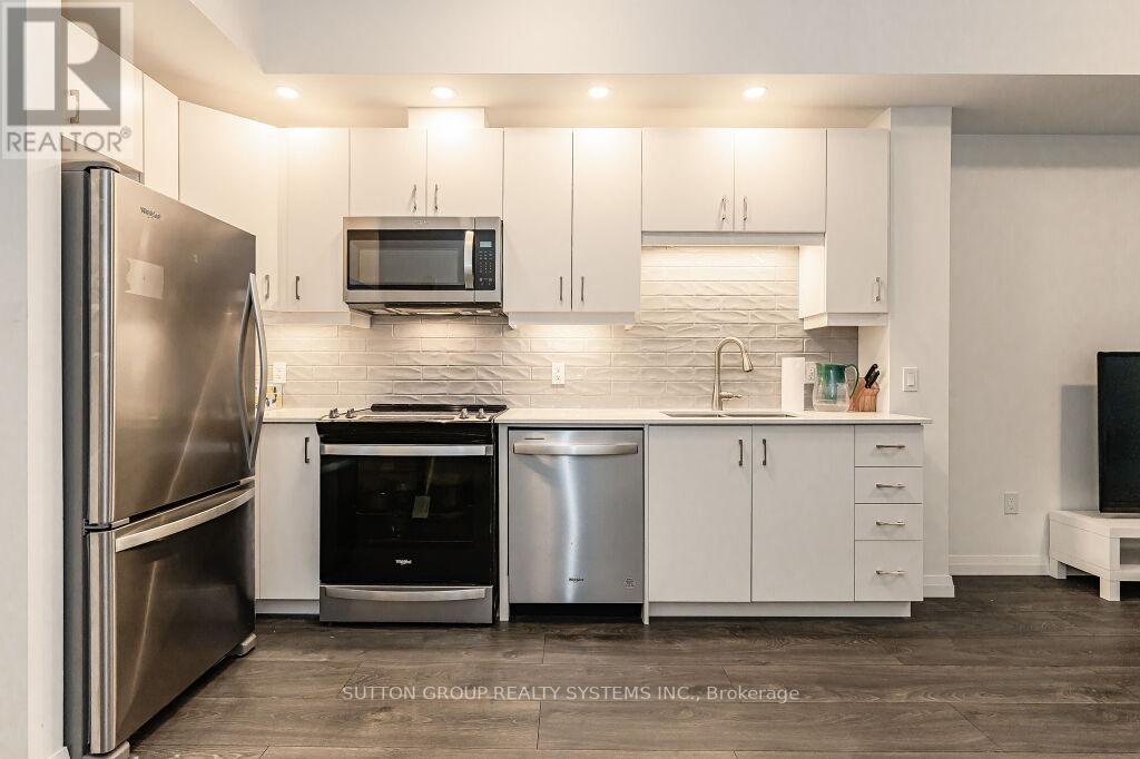 #404 -108 GARMENT ST
