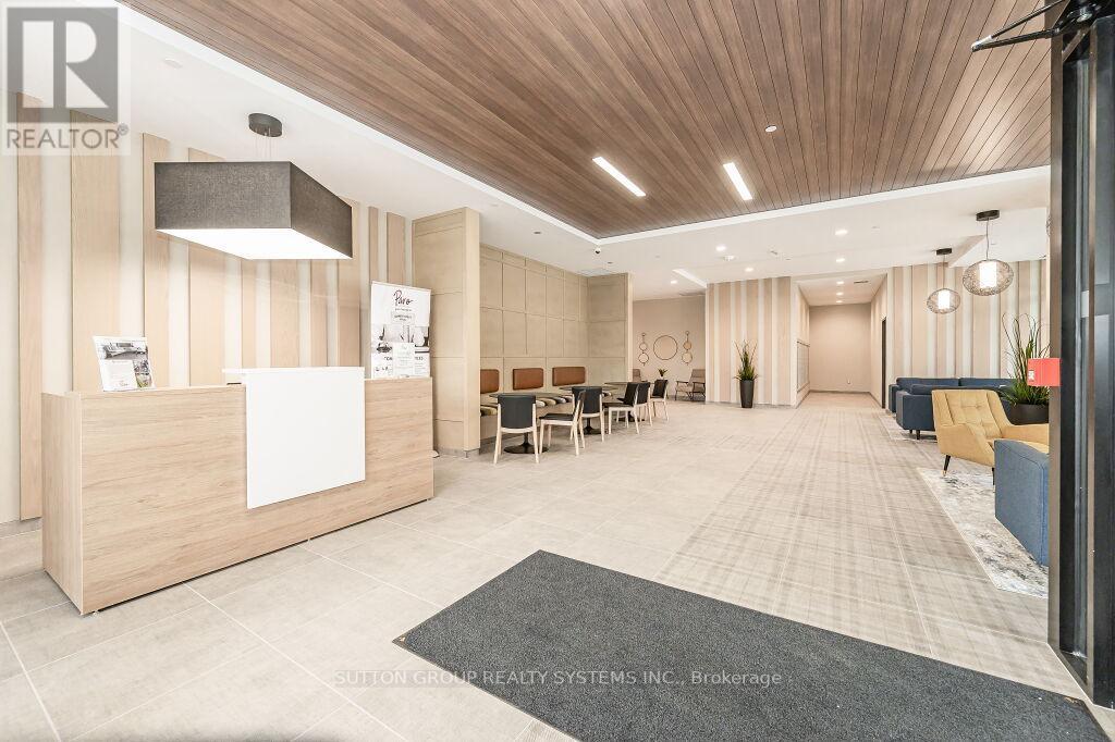 #404 -108 GARMENT ST