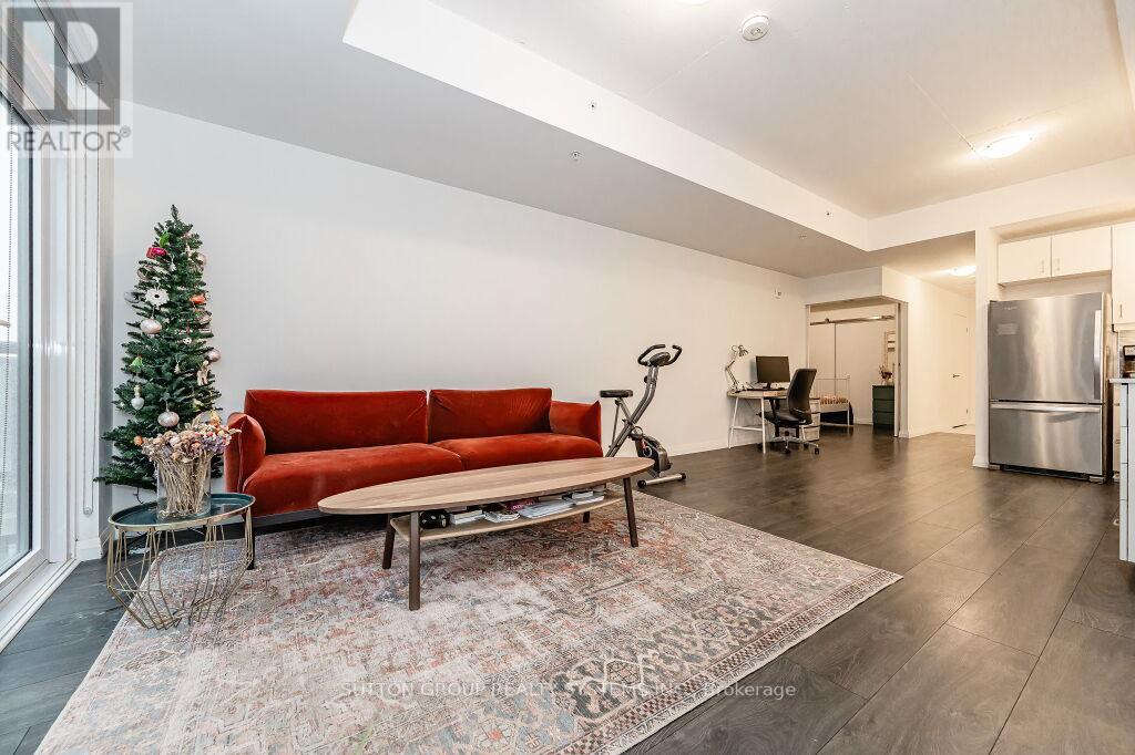 #404 -108 GARMENT ST
