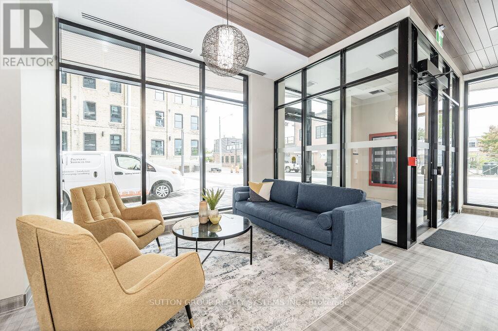 #404 -108 GARMENT ST