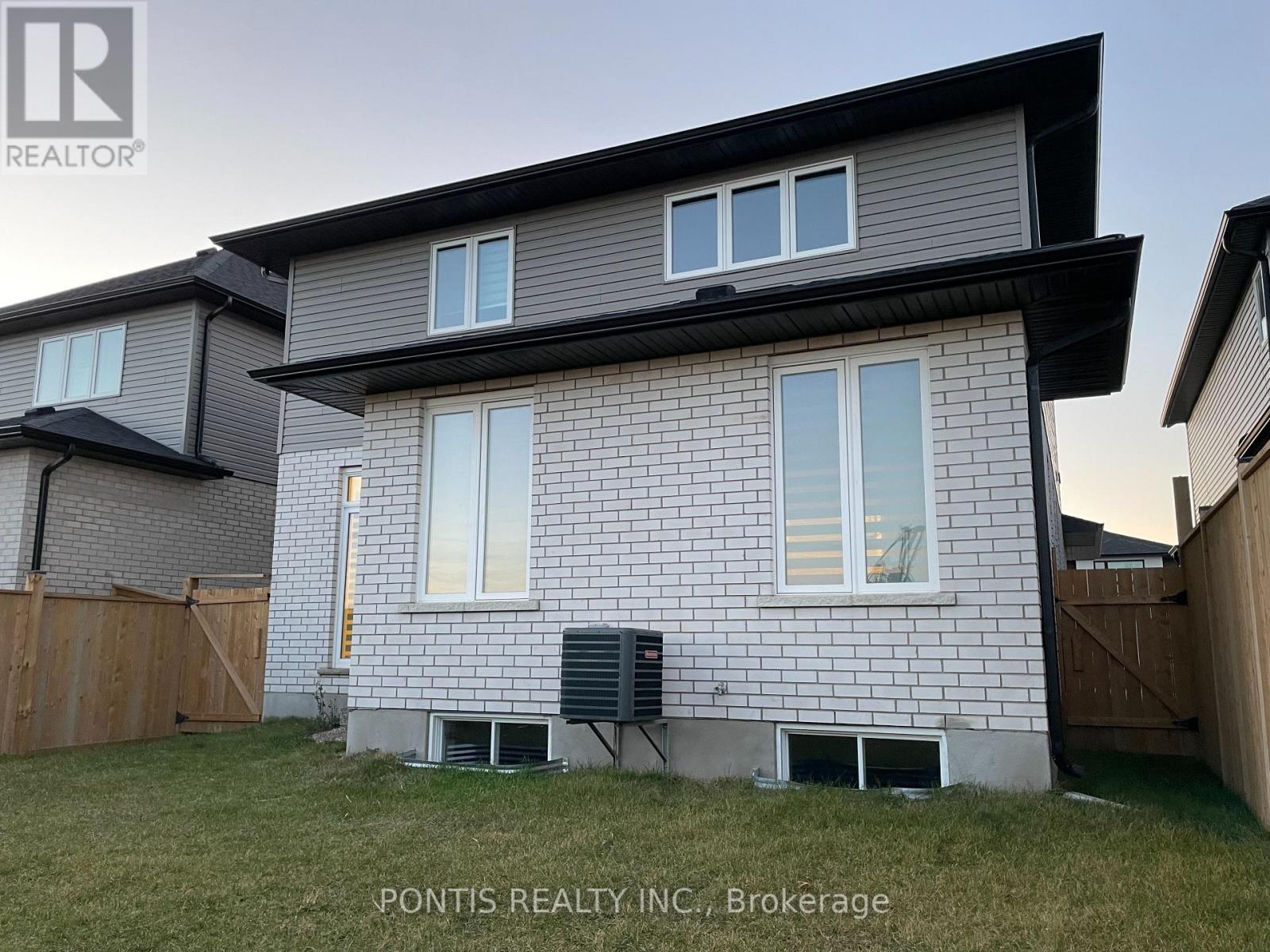 11 MONTGOMERY WAY