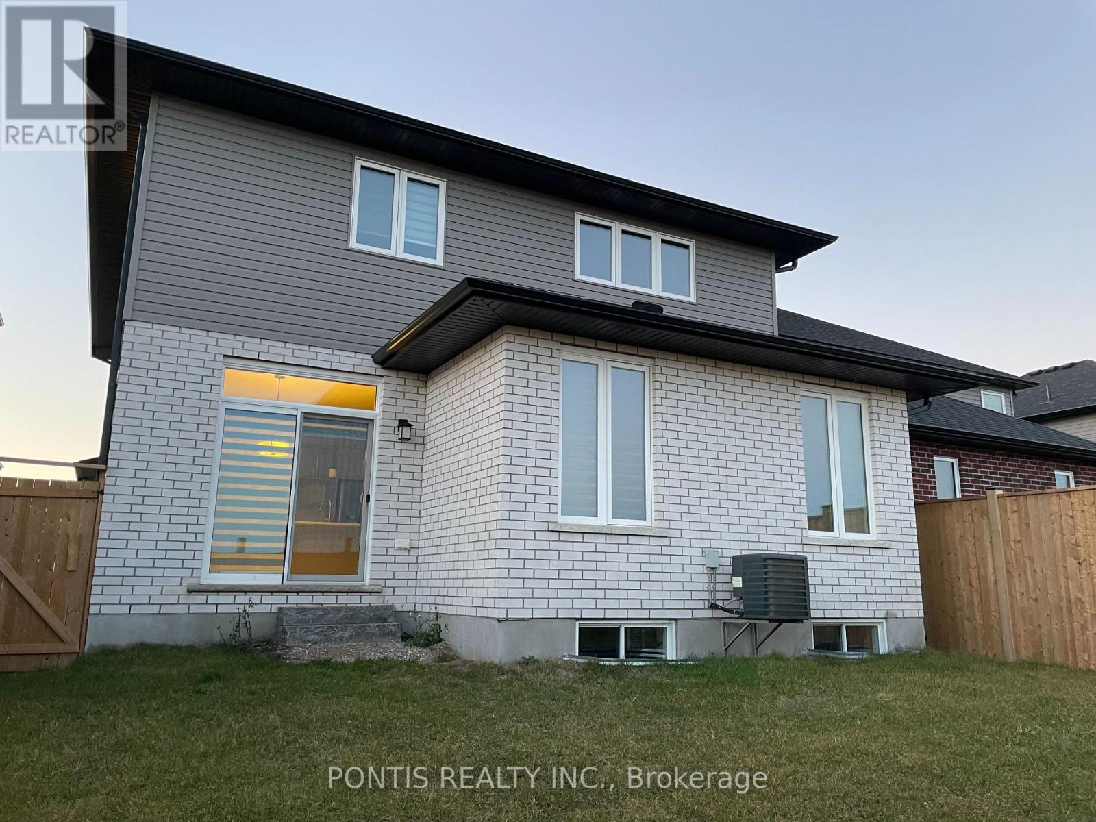 11 MONTGOMERY WAY