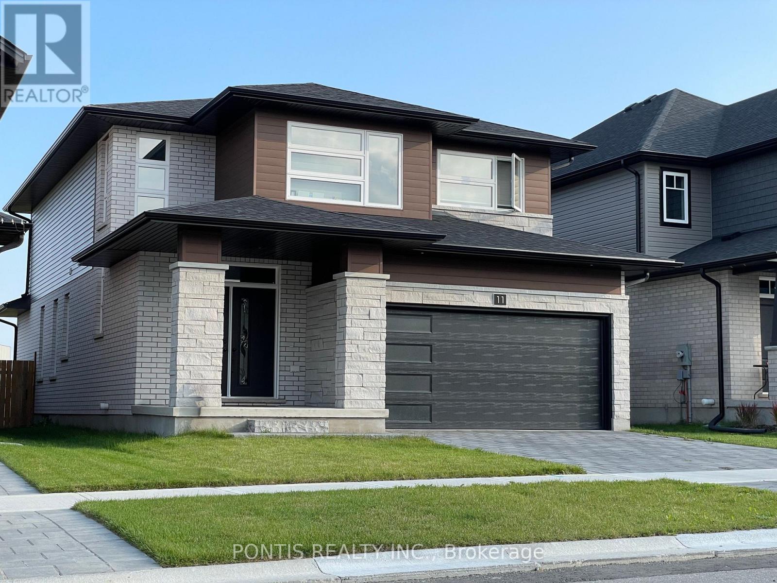 11 MONTGOMERY WAY